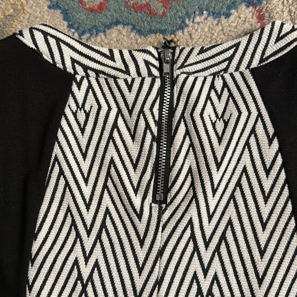 H&M Bodycon Dress - Picture 3 of 8